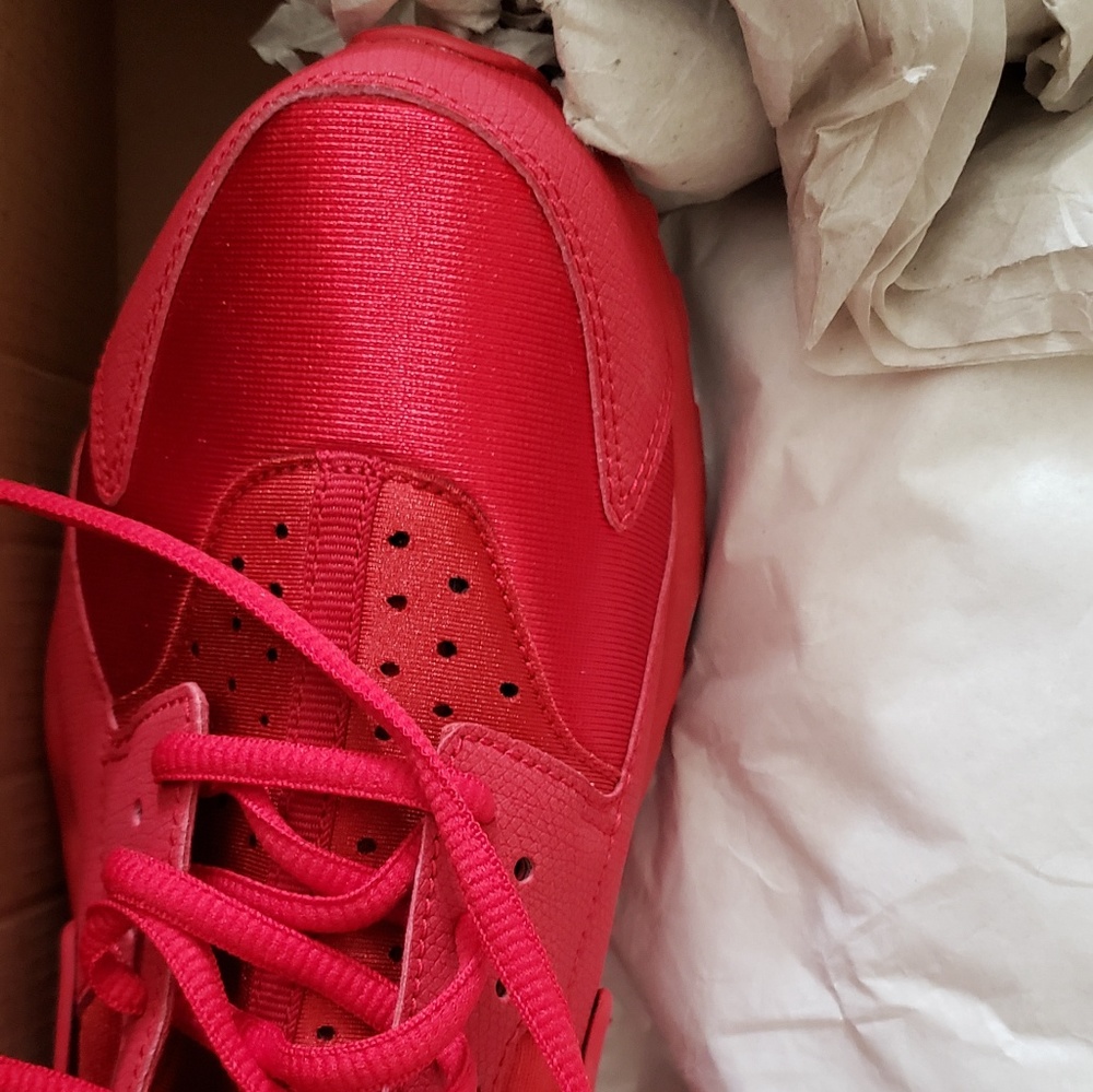 Red Huaraches